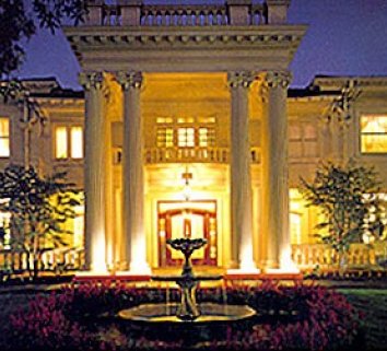 Presidential B&B - This unique luxury B&B allows you to stay in the White House for a night - while still enjoying Portland, Oregon.