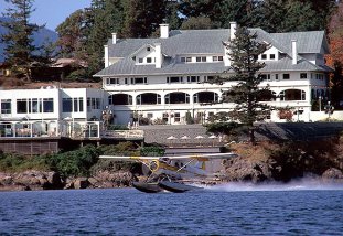 Orcas Island Resort - Magnificent views of the bay, the San Juan Islands and Cascade Mountains.  Rooms come in all shapes and sizes; from a basic room with one king ...