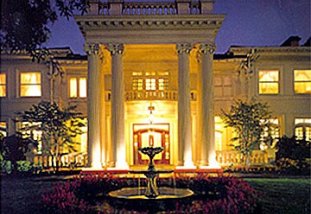 Presidential B&B - This unique luxury B&B allows you to stay in the White House for a night - while still enjoying Portland, Oregon.