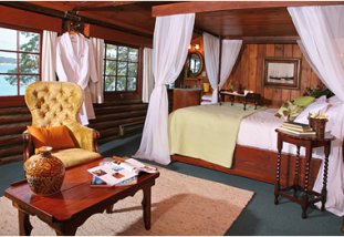 Captain Whidbey Inn - Situated on a quiet cove along wooded shores, yet only 90 minutes from Seattle. Ebey's Prairie, Fort Casey, and Deception Pass State Park are all nearby for your exploration.