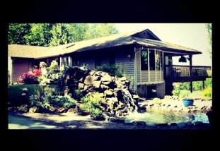 Salkum's Shepherd's Inn - The secluded Inn offers wonderful star gazing, bird watching, and a view of the Cowlitz Valley and the rolling hills beyond.