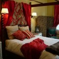 Cape Horn Villa - This delightful Villa overlooks the Columbia River along the Washington-Oregon border. As you sip your coffee, you can observe the plentiful wildlife and view the riverboat traffic with mountains rising up behind them.